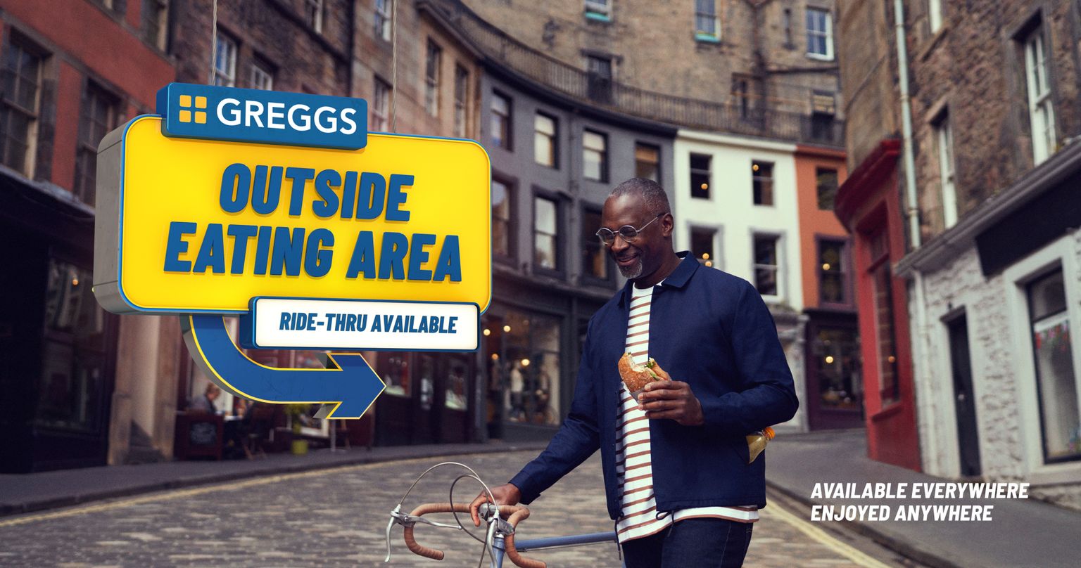 18007 Greggs Outside Eating D48 Glasgow 912x480 Lunch