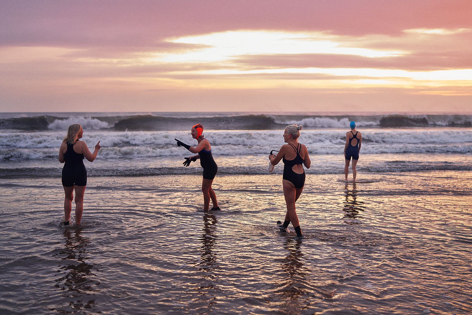 19 10 20 SEA SWIMMERS 0103